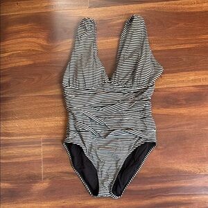 GARNET HILL One Piece Ruched Striped Swimsuit size 8